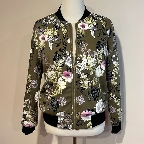 Emma & Posh - women’s floral Bomber jacket olive purple, black and white size s - Picture 9 of 11